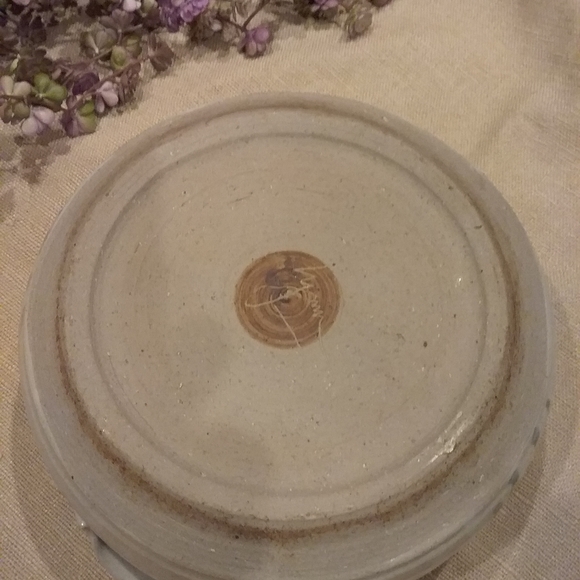 Pottery Lidded  Handled  Flowers Dish - Picture 6 of 7